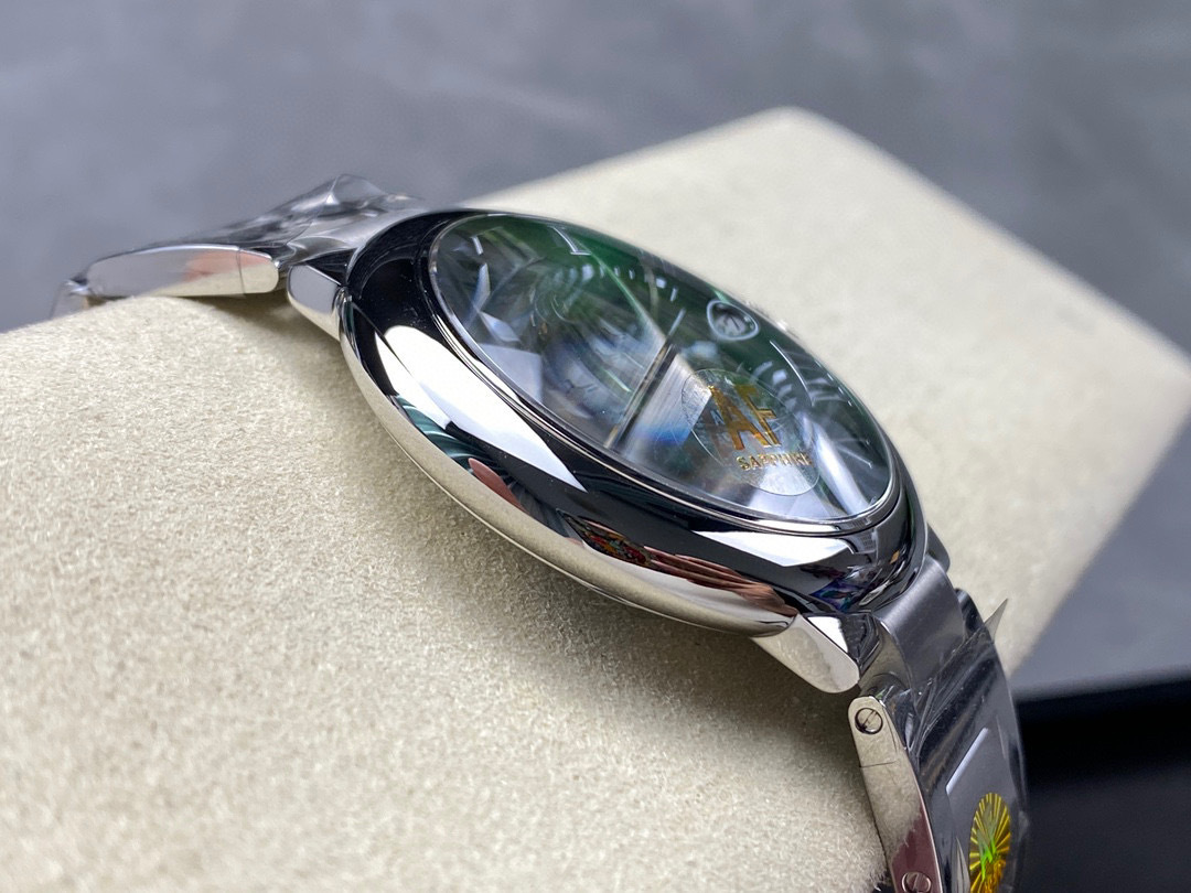 Cartier Focus on big factory goods