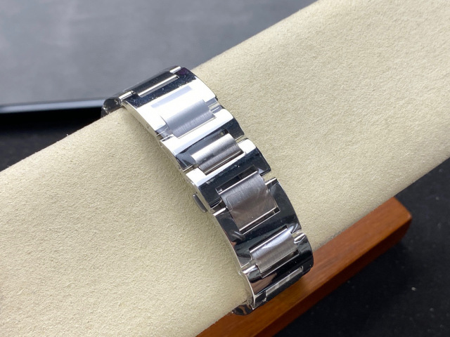 Cartier Focus on big factory goods