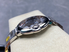 Cartier Fokus pada barangan kilang besar