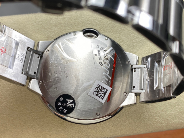 Cartier Fokus pada barangan kilang besar
