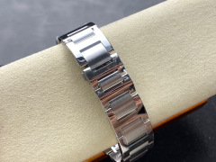 Cartier si concentra sui beni di grandi fabbriche