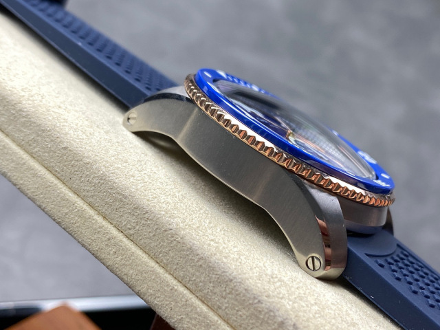 Cartier Focus on big factory goods