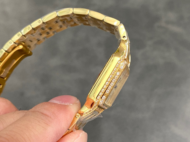 Cartier Focus on big factory goods