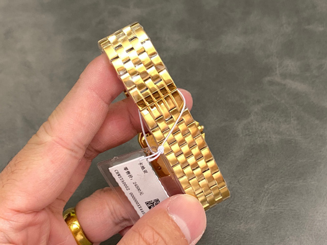 Cartier Focus on big factory goods