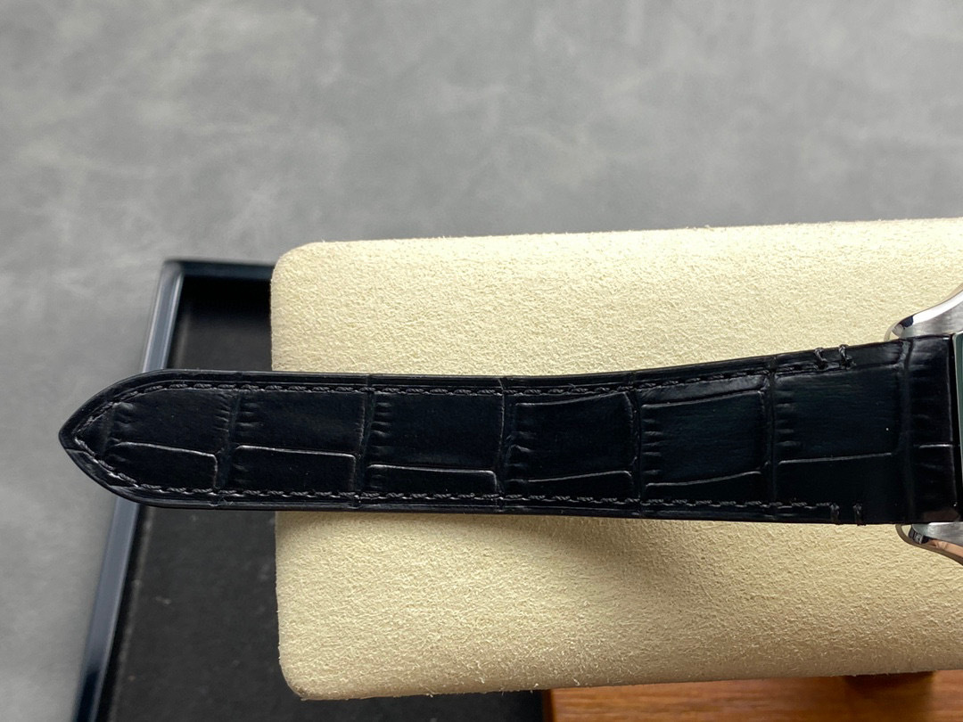 Cartier Focus on big factory goods