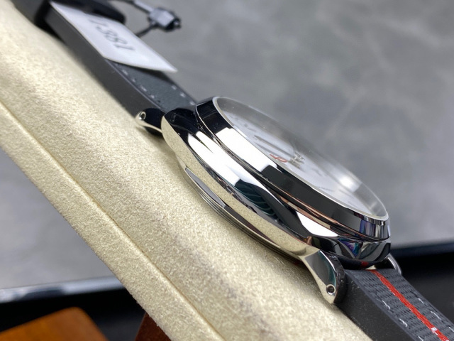 Panerai Focus on big factory goods