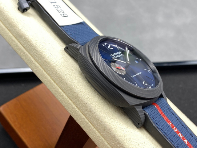 Panerai Focus on big factory goods