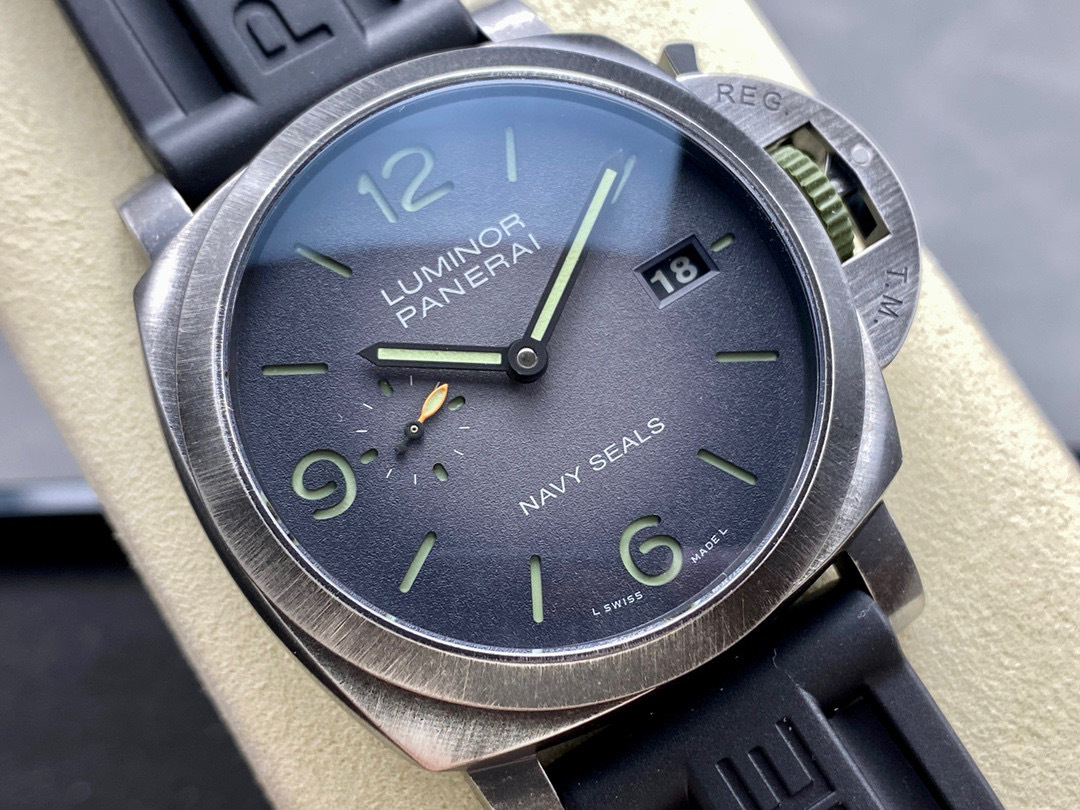 Panerai Focus on big factory goods