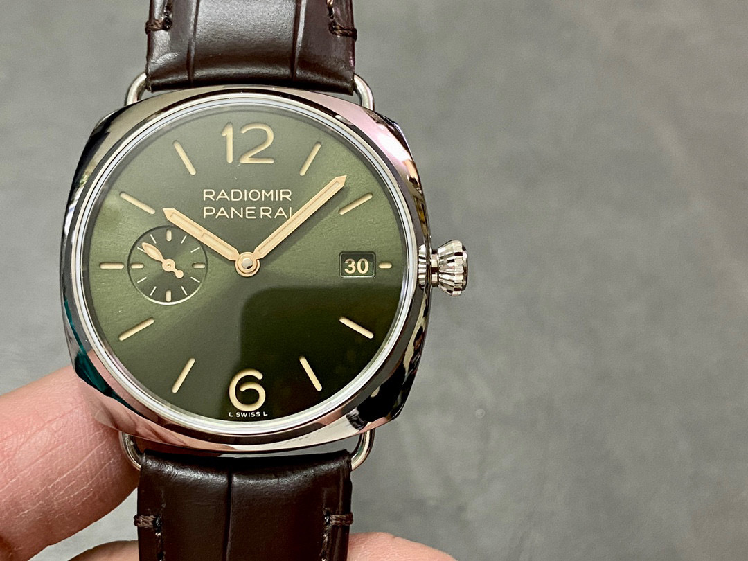 Panerai Focus on big factory goods