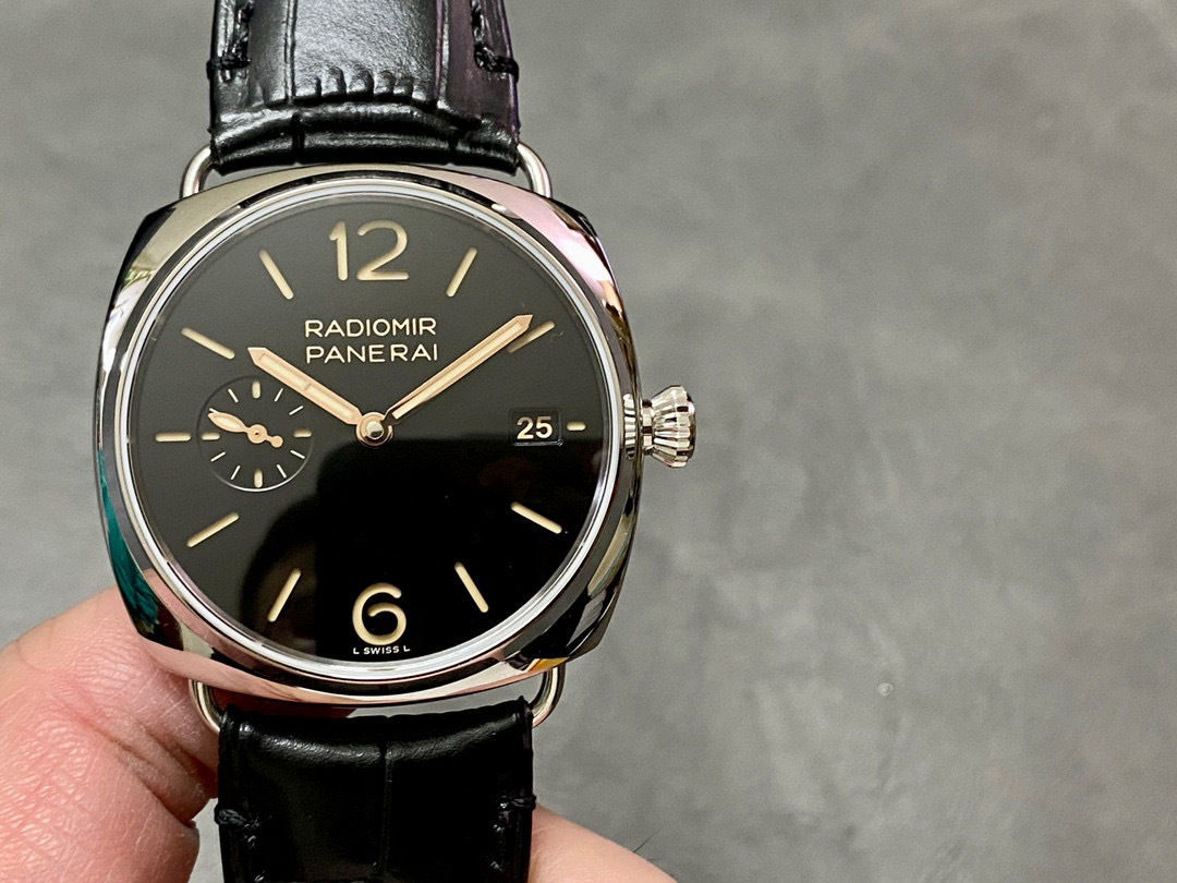 Panerai Focus on big factory goods