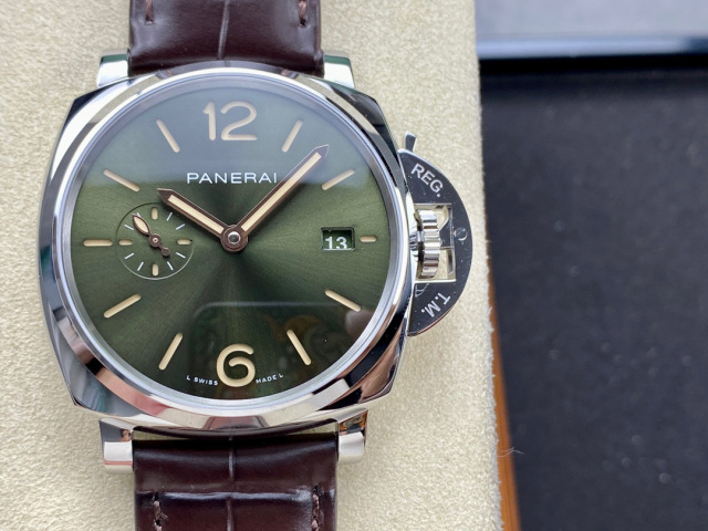 Panerai Focus on big factory goods
