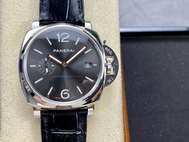 Panerai Focus on big factory goods