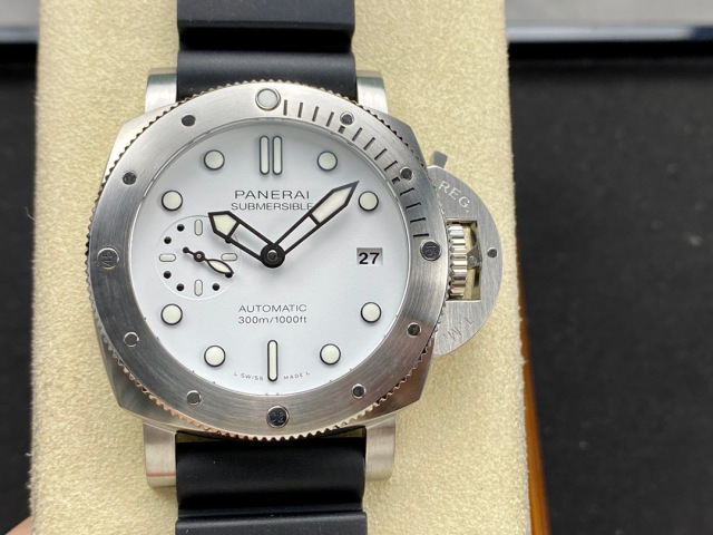 Panerai Focus on big factory goods