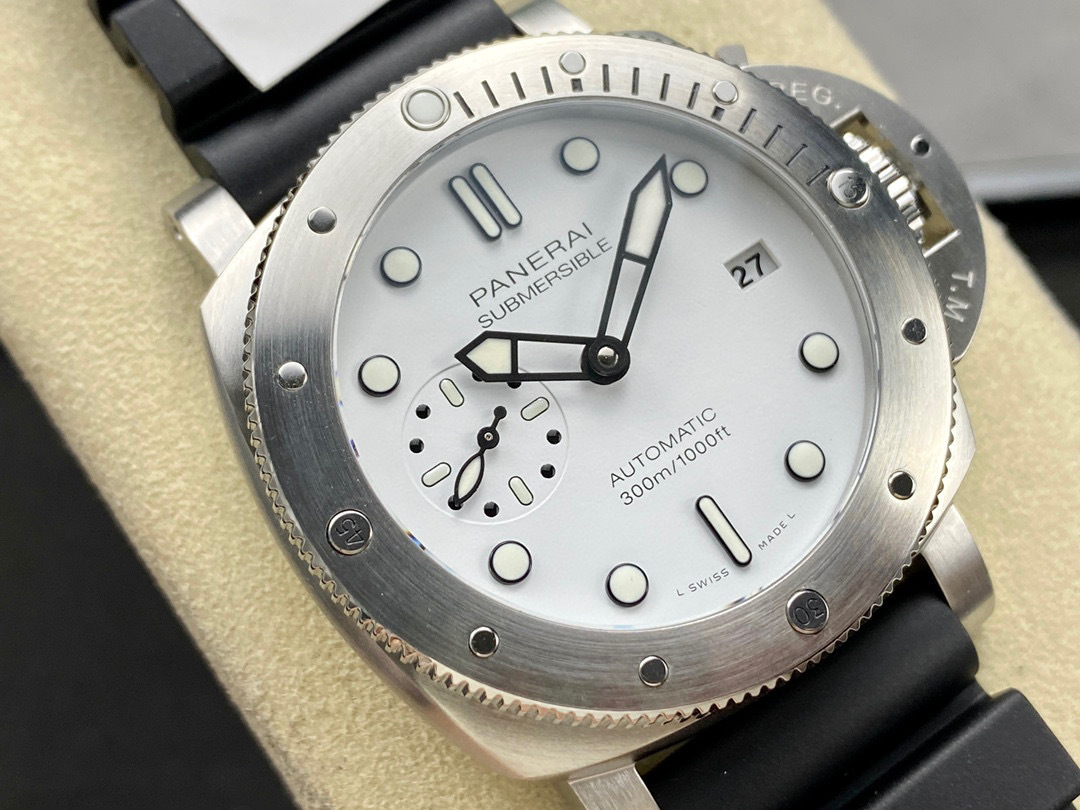 Panerai Focus on big factory goods