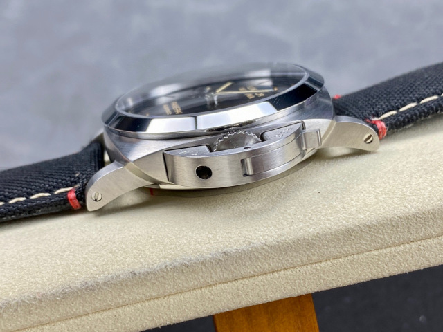 Panerai si concentra sui beni di grandi fabbriche