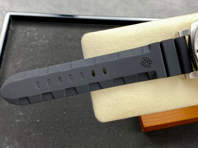 Panerai Focus on big factory goods