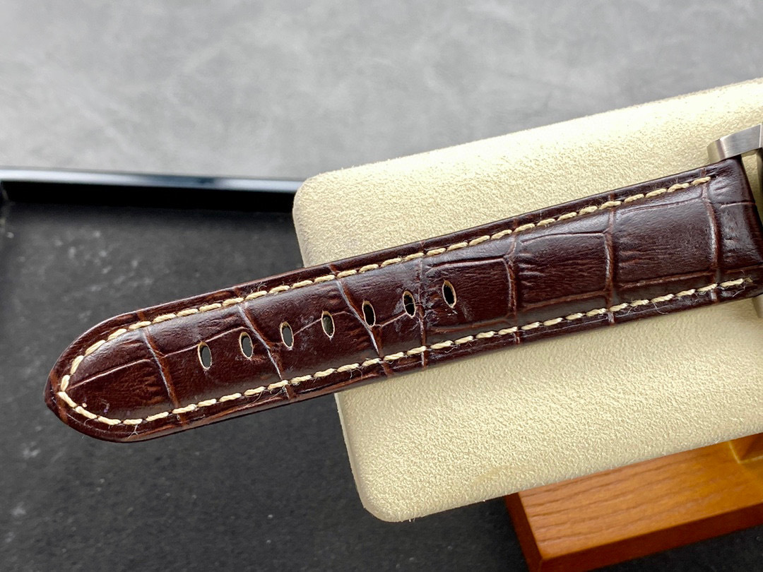 Panerai Focus on big factory goods