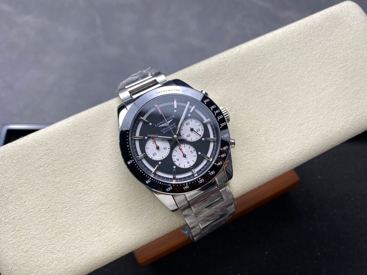 Longines Focus on big factory goods