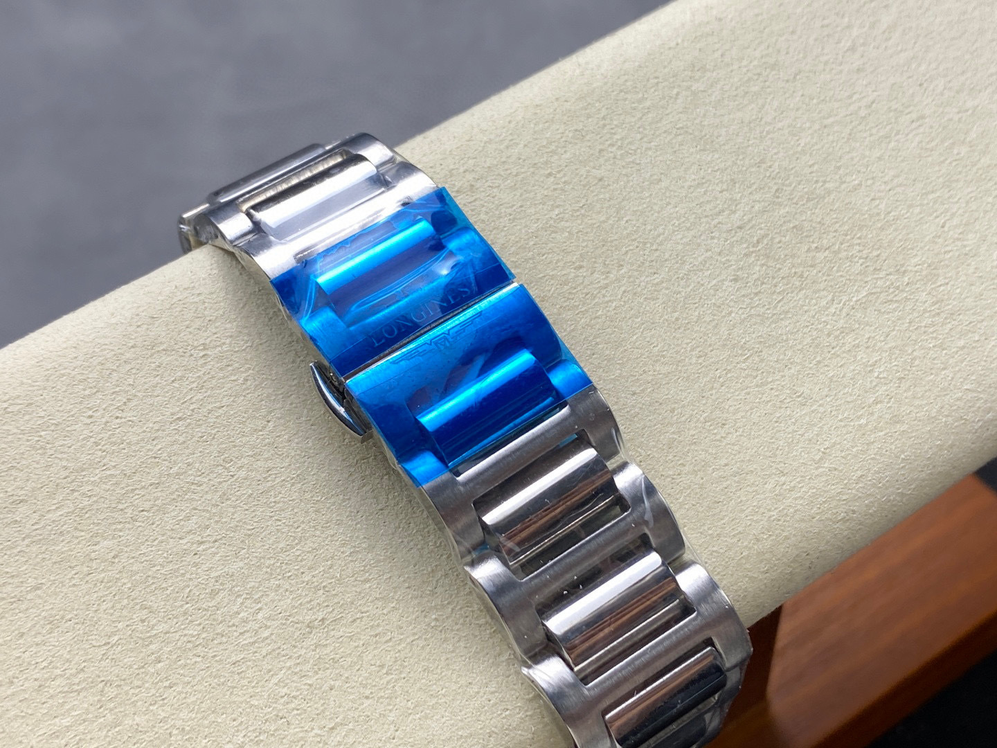 Longines Focus on big factory goods