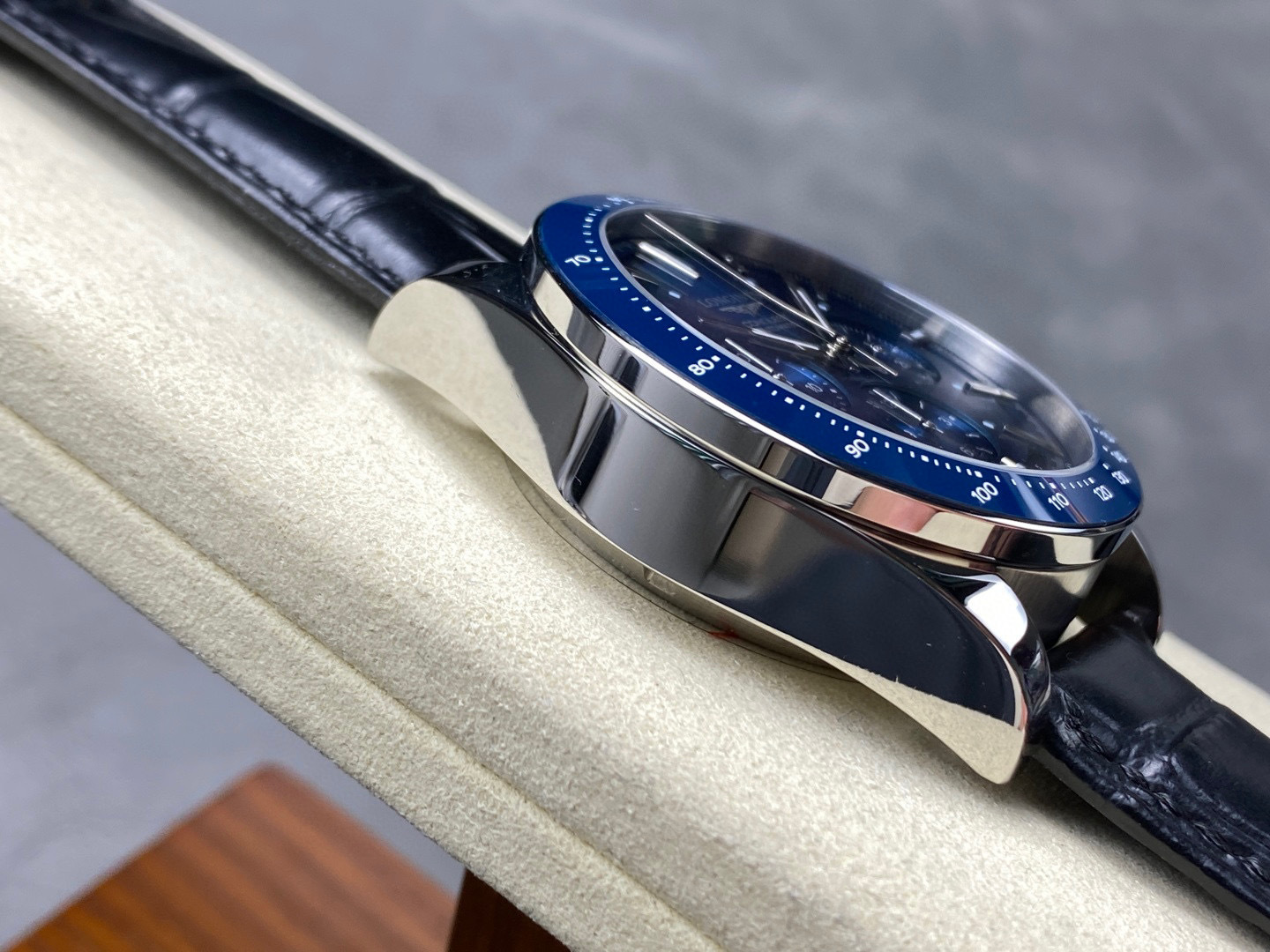 Longines Focus on big factory goods