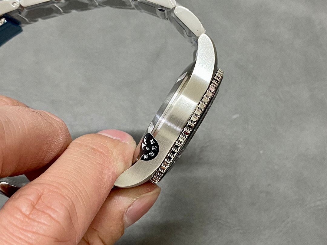 Longines Focus on big factory goods