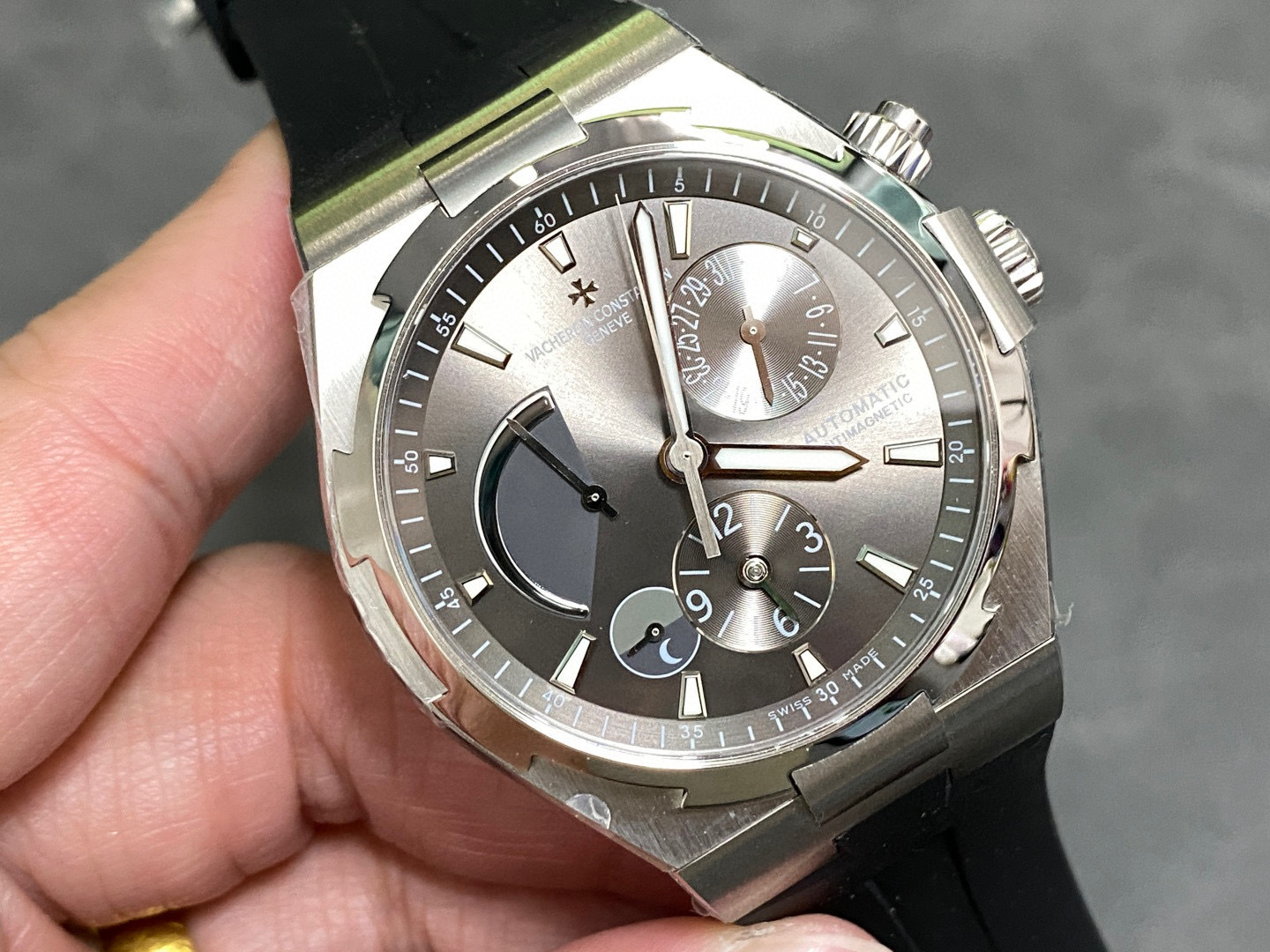 Vacheron Constantin Focus on big factory goods