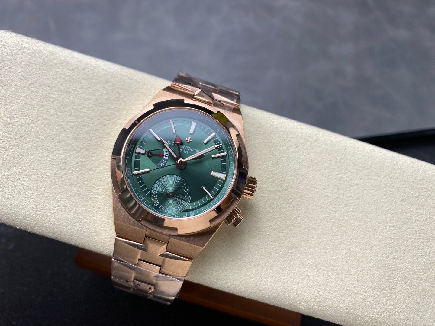 Vacheron Constantin Focus on big factory goods