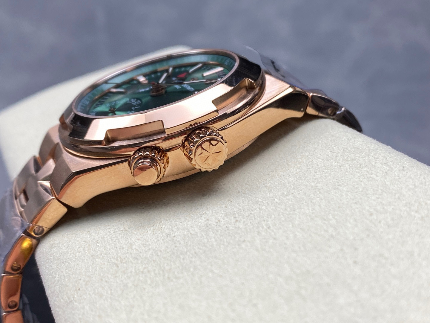 Vacheron Constantin Focus on big factory goods