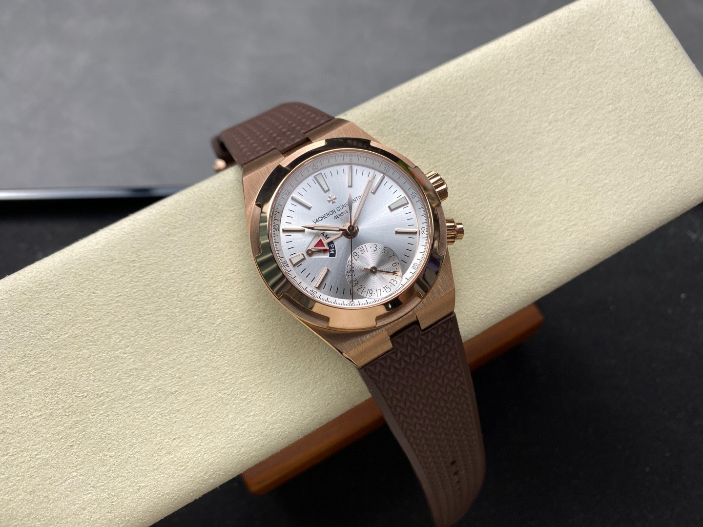 Vacheron Constantin Focus on big factory goods