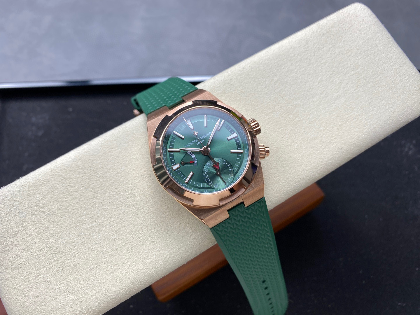 Vacheron Constantin Focus on big factory goods