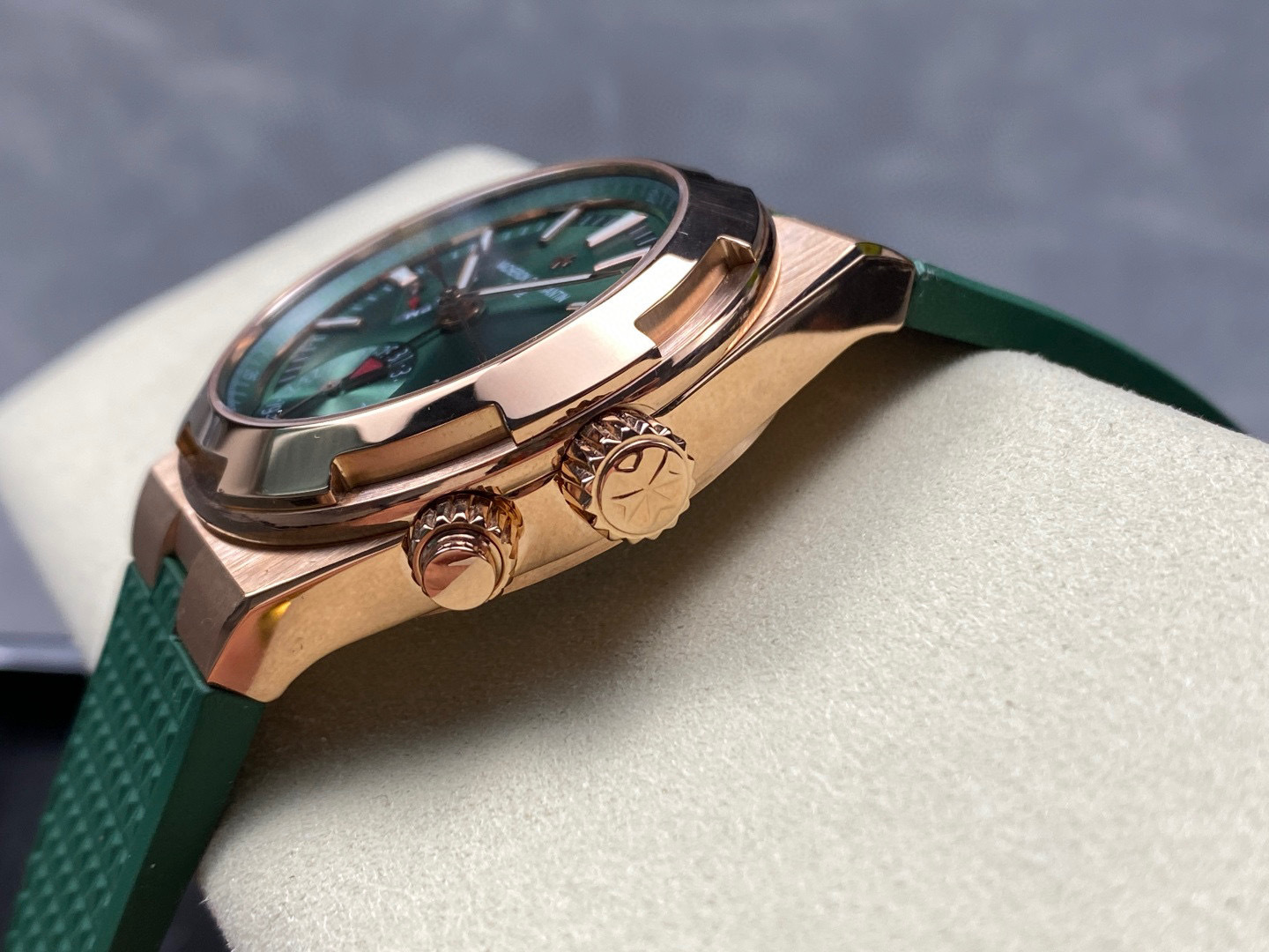 Vacheron Constantin Focus on big factory goods