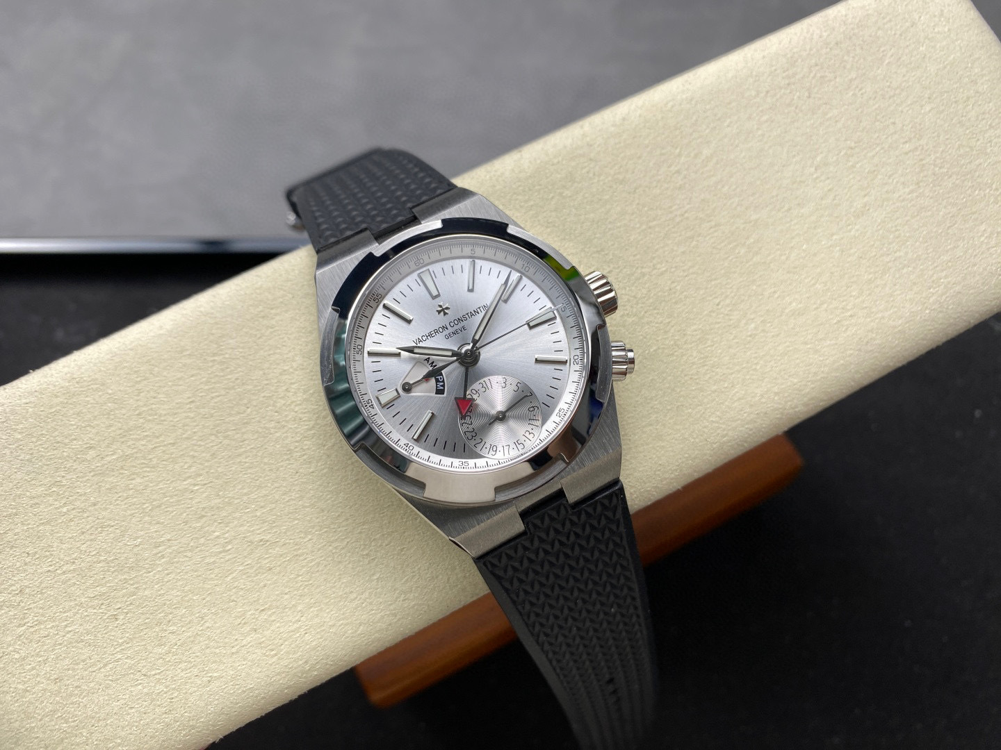 Vacheron Constantin Focus on big factory goods