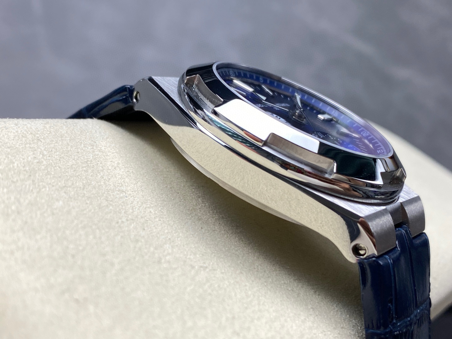 Vacheron Constantin Focus on big factory goods