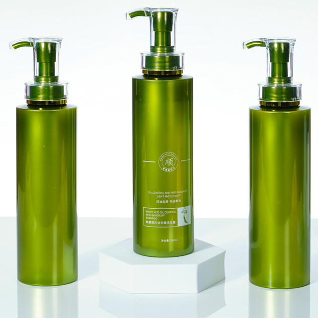 Customized 500ml High-protection Lotion Bottle, Pump Head with Transparent outer Cover,  China Cosmetic Bottle Packaging Factory