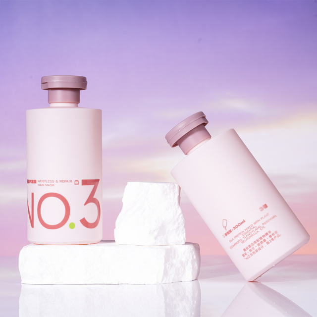 Customized 300ml PE Plastic Empty bottles ，China Cosmetic bottle Packaging Factory Adopts a Flip-top Design