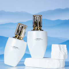 Customized 300ml PE Lotion Bottles, Suitable for Personal Care, Bath Cleaning, China Cosmetics bottle Packaging Factory