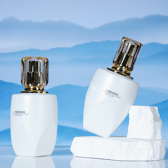 Customized 300ml PE Lotion Bottles, Suitable for Personal Care, Bath Cleaning, China Cosmetics bottle Packaging Factory