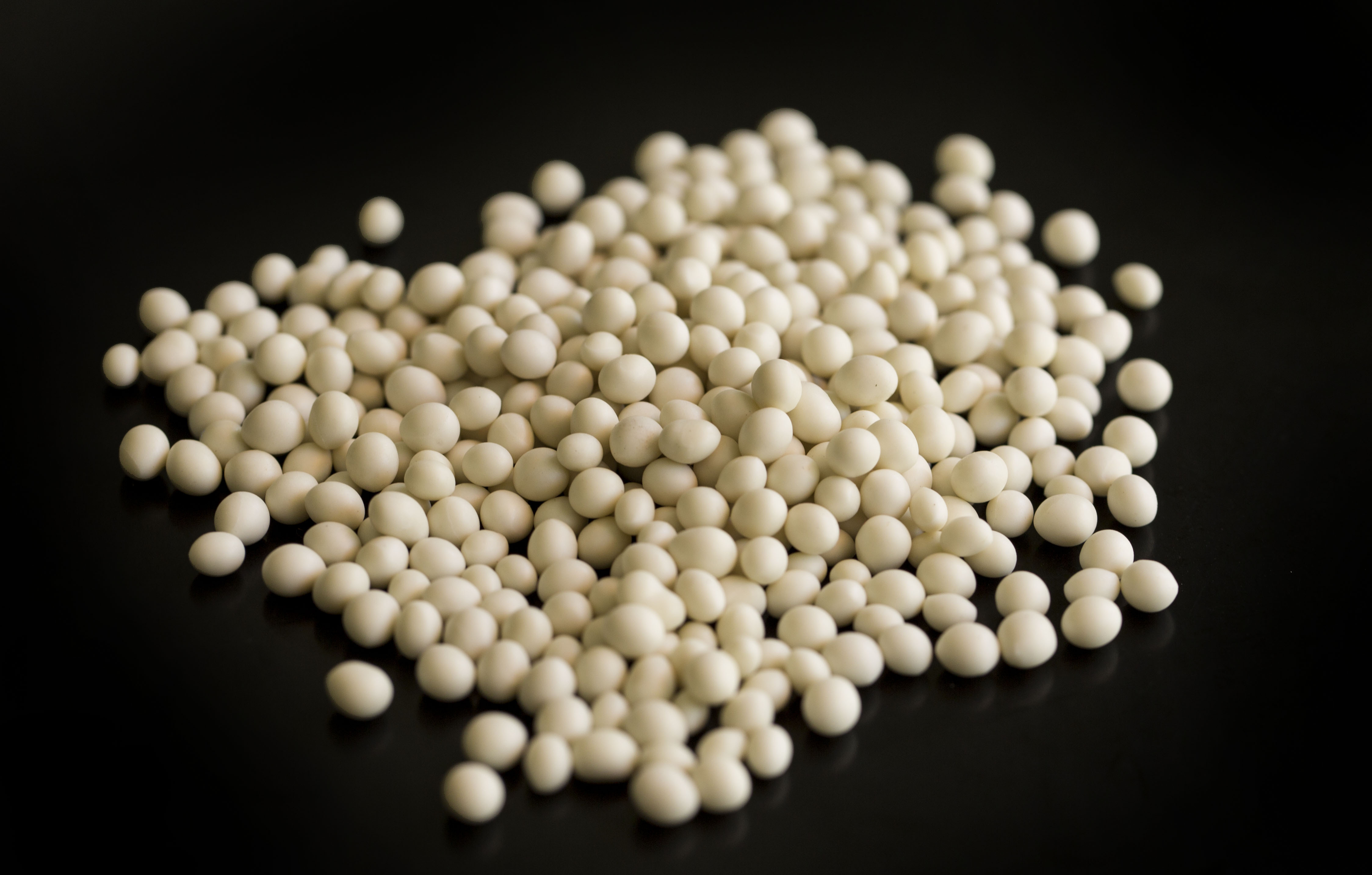 EVA Furniture Edge Banding Middle-Temperature Hot Melt Adhesive china manufacturer