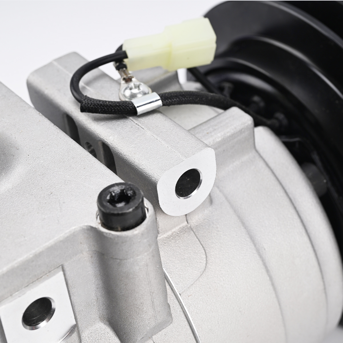 XiaGeng XG110305 HS15 Compressor for Ford Ranger | Direct Mounting | 12V A1 143mm | OE#F500RZWLA07