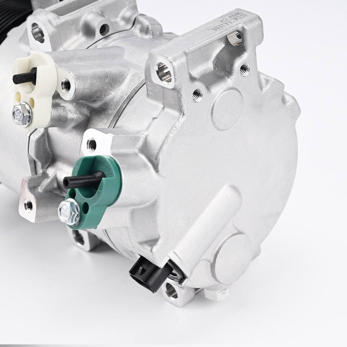 XiaGeng XG110684 Variable Displacement Compressor | 6SEU16C | 12V
