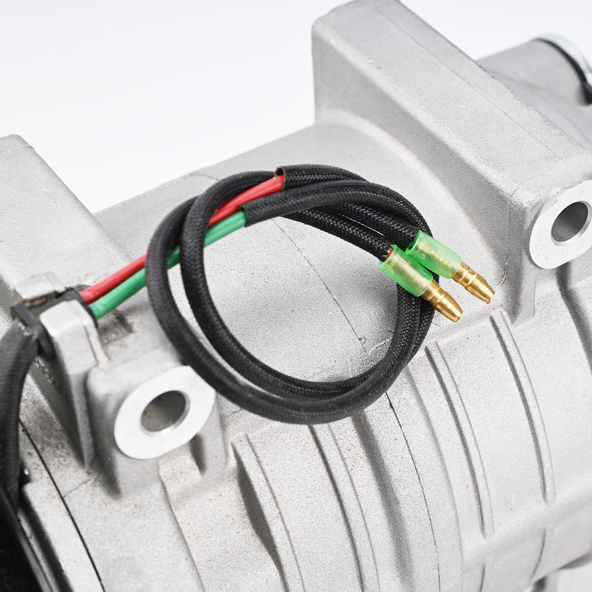 XiaGeng XG110367 24V Heavy-Duty Compressor for Refrigerator Trucks | TM21 A2 Groove 145mm