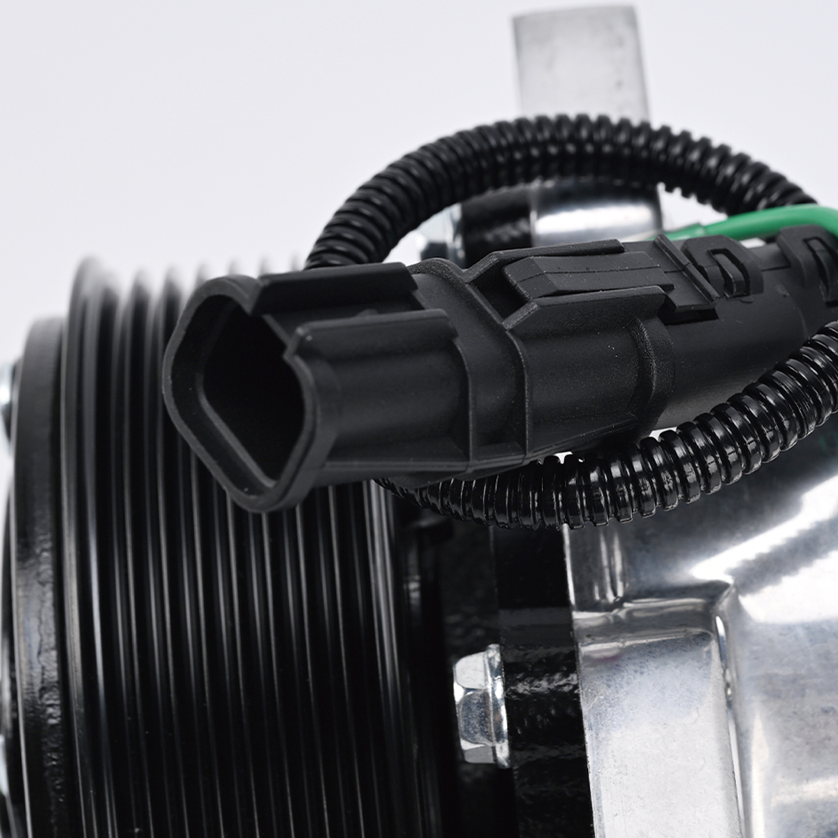 XiaGeng XG110688 AC Compressor for MAN | OE 8117