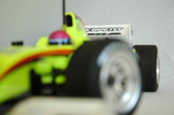 Serpent F110 Formula 1/10 EP (SER410060) - DISCONTINUED