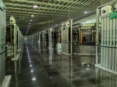 Oscillating high-efficiency continuous cooling crystallizer