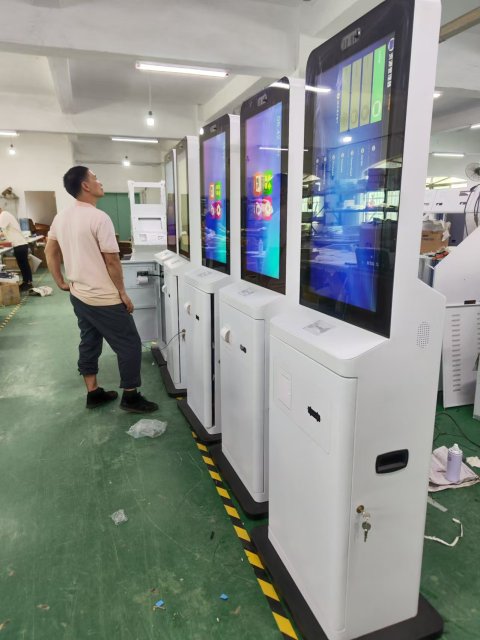SS07 Hotel Self-Service Check-In Kiosk with Barcode Scanner
