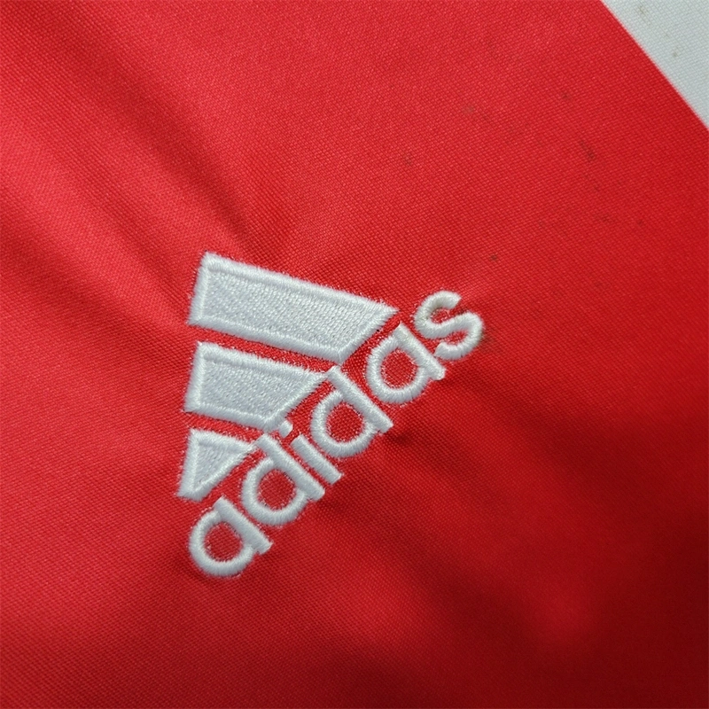 2004-05 BENFICA HOME