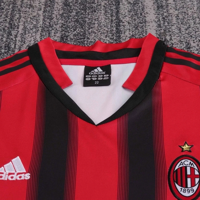 2004-05 AC MILAN HOME KIDS KIT