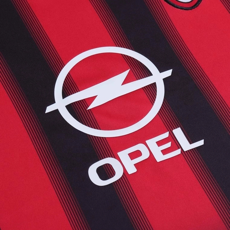 2004-05 AC MILAN HOME KIDS KIT