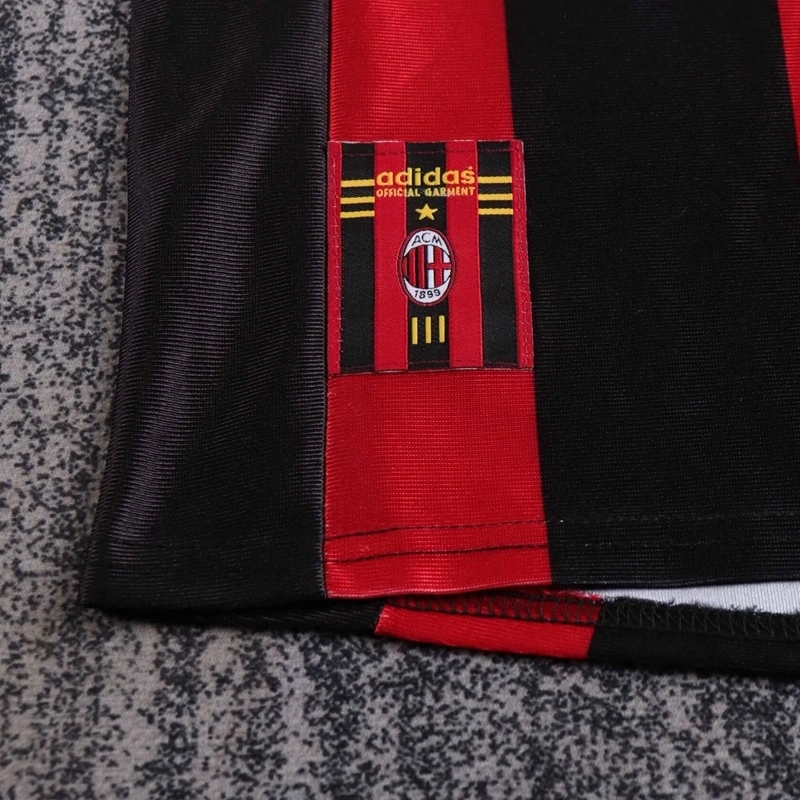 1998-99 AC MILAN HOME KIDS KIT