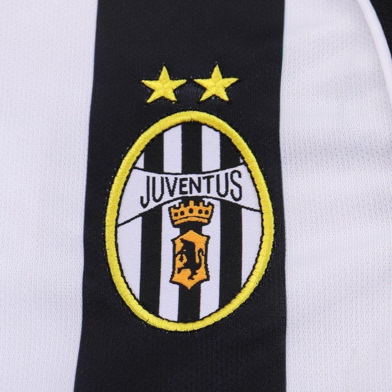 2002-03 JUVENTUS HOME KIDS KIT